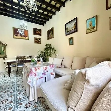 Gatu Casa Lola , 