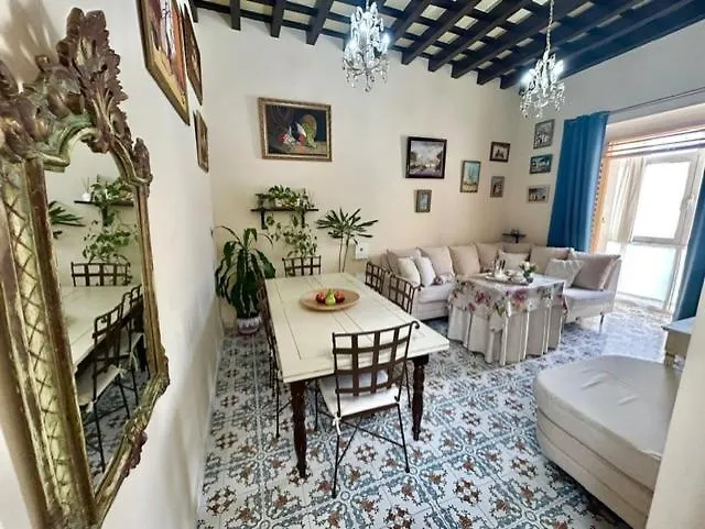 Gatu Casa Lola , \